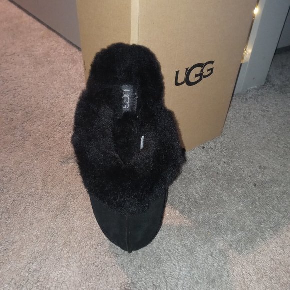 UGG Clogs/ Mules - Picture 1 of 3